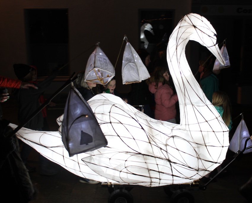 Swan Lantern with School Children, Wadebridge Winter Wonderland: Laura Frances Martin 2019 Swan Lantern with School Children, Wadebridge Winter Wonderland: Laura Frances Martin 2019